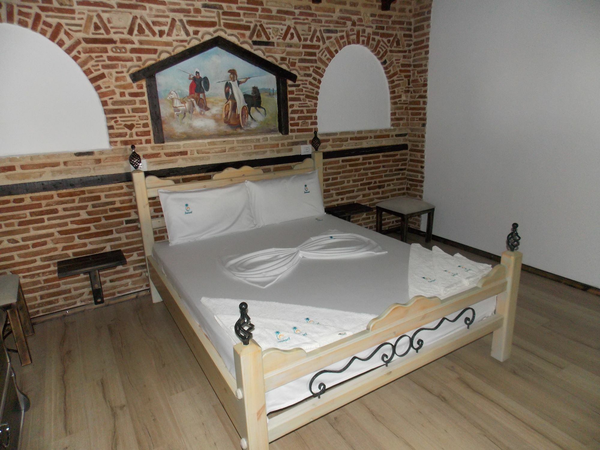 Sunset Inn 4*